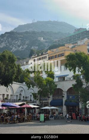 Cafés Kasematten Square Gibraltar Britische überseegegend Stockfoto