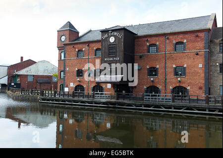 Wigan Pier in Wigan, Richtung Norden auf dem Leeds & Liverpool Canal, Lancashire Stockfoto