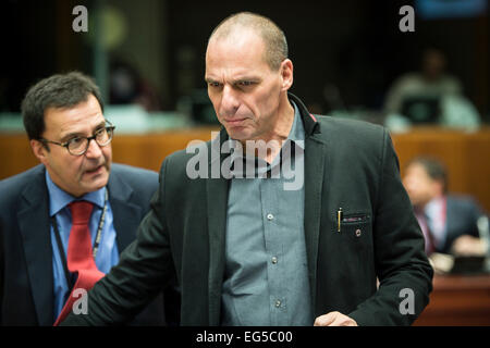 Brüssel, Bxl, Belgien. 17. Februar 2015. Griechenlands Finanzminister Yanis Varoufakis vor der europäischen wirtschaftlichen und finanziellen Angelegenheiten (ECOFIN) treffen auf dem Europäischen Rat in Brüssel am 17.02.2015 von Wiktor Dabkowski Credit: Wiktor Dabkowski/ZUMA Draht/Alamy Live News Stockfoto