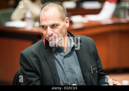 Brüssel, Bxl, Belgien. 17. Februar 2015. Griechenlands Finanzminister Yanis Varoufakis vor der europäischen wirtschaftlichen und finanziellen Angelegenheiten (ECOFIN) treffen auf dem Europäischen Rat in Brüssel am 17.02.2015 von Wiktor Dabkowski Credit: Wiktor Dabkowski/ZUMA Draht/Alamy Live News Stockfoto