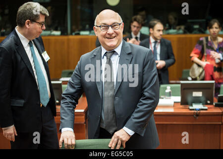 Brüssel, Bxl, Belgien. 17. Februar 2015. Der französische Außenminister Michel Sapin vor der europäischen wirtschaftlichen und finanziellen Angelegenheiten (ECOFIN) treffen auf dem Europäischen Rat in Brüssel am 17.02.2015 von Wiktor Dabkowski Credit: Wiktor Dabkowski/ZUMA Draht/Alamy Live News Stockfoto