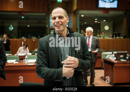 Brüssel, Bxl, Belgien. 17. Februar 2015. Griechenlands Finanzminister Yanis Varoufakis vor der europäischen wirtschaftlichen und finanziellen Angelegenheiten (ECOFIN) treffen auf dem Europäischen Rat in Brüssel am 17.02.2015 von Wiktor Dabkowski Credit: Wiktor Dabkowski/ZUMA Draht/Alamy Live News Stockfoto