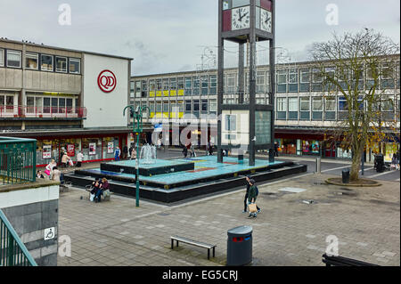 Neue Stevenage Stadtzentrum und Uhr Stockfoto