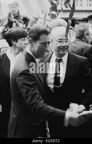 Prince Charles besucht Surrey Straßenmarkt-in Croydon South London 1994 Stockfoto