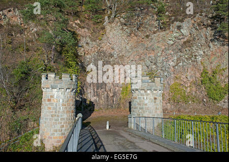 Das Nordende der berühmten Thomas Telford Eisen Brücke über den River Spey in Craigellachie in Morayshire.   SCO 9585 Stockfoto