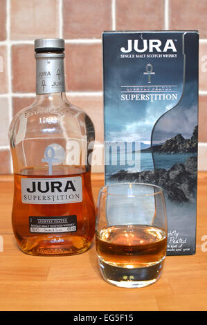 Jura Superstition single-Malt-Whisky, destilliert auf der Isle of Jura, Schottland. Stockfoto