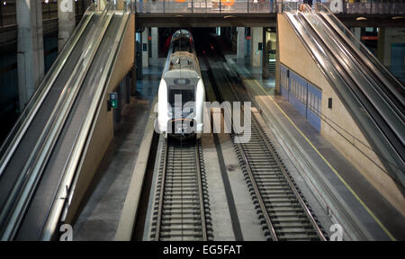 Modernen Zug an der Station. Córdoba, Spanien Stockfoto