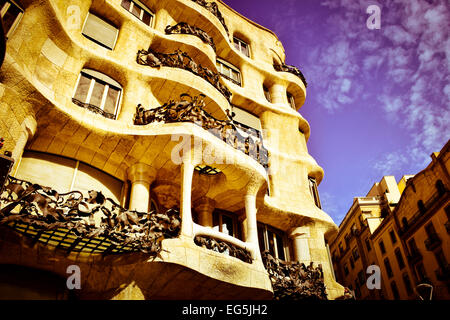Mila Haus auch bekannt als La Pedrera, entworfen vom Architekten Antoni Gaudi. Barcelona, Katalonien, Spanien. Stockfoto