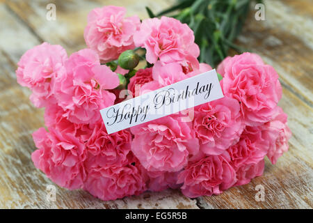 Alles Gute zum Geburtstagskarte mit rosa Nelken Stockfoto