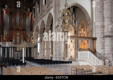 St.-Lorenz-Kirche (Grote of Sint-Laurenskerk) innen in Rotterdam, Holland, Niederlande. Stockfoto