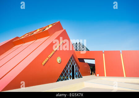 Eingang zum Museo Tumbas Reales del Señor de Sipán Stockfoto