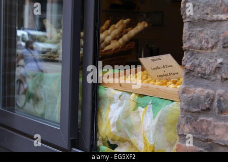 Brot und Kürbis-gefüllte Nudeln Stockfoto