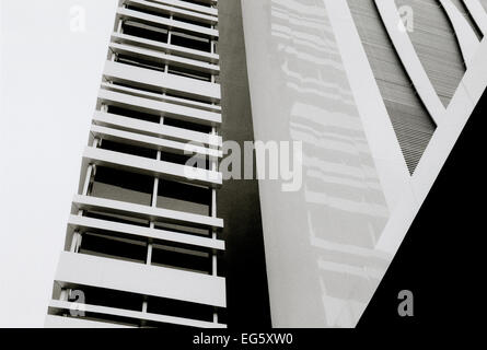 Reise Fotografie - moderne Architektur in Surabaya in Java in Indonesien in Südostasien im Fernen Osten. Gebäude Geometrie Stockfoto