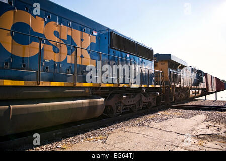 CSX Zug Reisen durch Hamlet, North Carolina Stockfoto