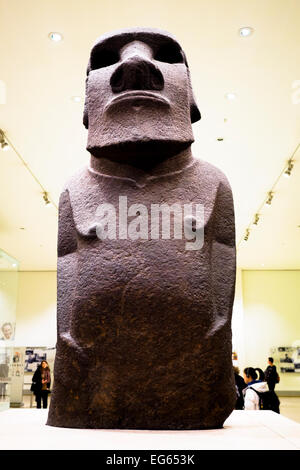 Basalt-Statue bekannt als Hoa Hakananai'a Osterinsel/Rapa Nui, Chile, etwa 1400 n. Chr. British Museum - London, England Stockfoto