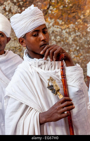 Kirche der Diakone, die Teilnahme an den Feierlichkeiten am Weihnachtstag in der Beite Maryam Kirche, Lalibela, Äthiopien Stockfoto