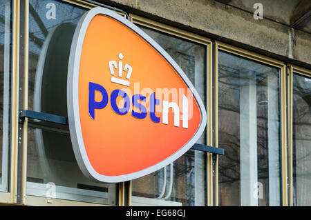 Schild am PostNL niederländische Post Office, Niederlande Stockfoto