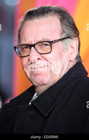 London, UK. 17. Februar 2015. Tom Wilkinson nimmt an der The Royal Film Performance: die Weltpremiere von The Second Best Exotic Marigold Hotel am 17.02.2015 im ODEON Leicester Square, London. Bildnachweis: Julie Edwards/Alamy Live-Nachrichten Stockfoto