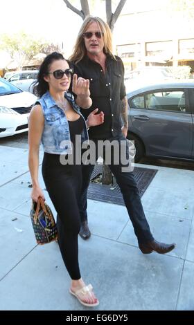 Sebastian Bach entdeckt mit seiner neuen Freundin auf einem Spaziergang mit Beverly Hills: Sebastian Bach wo: Los Angeles, California, Vereinigte Staaten von Amerika bei: 15. August 2014 Stockfoto