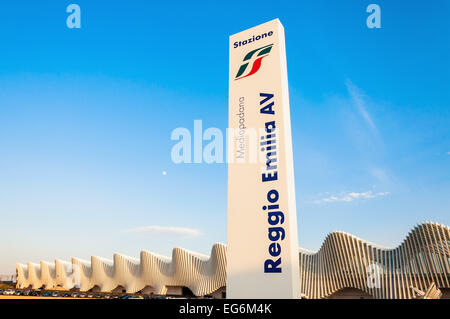 Reggio Emilia, Italien - 20. Juni 2013: Ansicht der Mediopadana High Speed Train Station Stockfoto