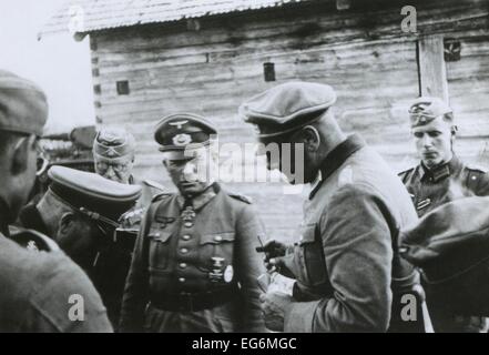 Der deutsche General Heinz Guderian am Hauptsitz in Tolotschin, Sowjetunion (Russland). Er befahl die deutsche Mitte-Armeen Stockfoto