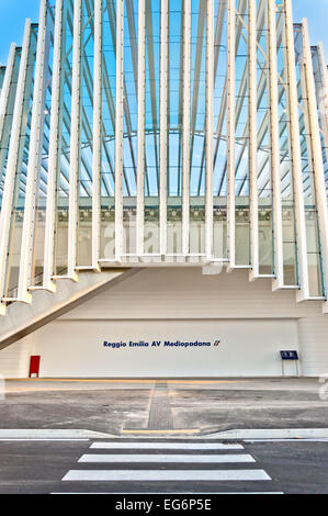 Reggio Emilia, Italien - 20. Juni 2013: Ansicht der Mediopadana High Speed Train Station Stockfoto