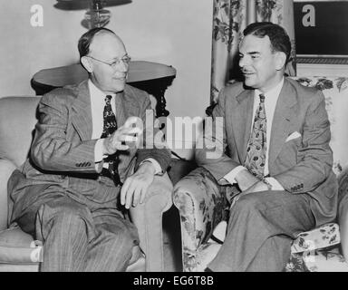 New Yorker Gouverneur Thomas Dewey und Senator Robert Taft im Roosevelt Hotel in New York. Juni 1948. Sie waren Rivalen für die Stockfoto