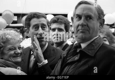 Prince Charles besucht Surrey Straßenmarkt-in Croydon South London 1994 Stockfoto