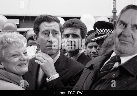 Prince Charles besucht Surrey Straßenmarkt-in Croydon South London 1994 Stockfoto