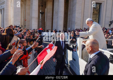 Vatikan-Stadt. 18. Februar 2015. Franziskus, Generalaudienz 18. Februar 2015 in dem Petersplatz, Vatikan-Stadt am Aschermittwoch. Bildnachweis: Wirklich einfach Star/Alamy Live-Nachrichten Stockfoto