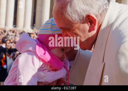 Vatikan-Stadt. 18. Februar 2015. Franziskus, Genral Publikum 18. Februar 2015 in dem Petersplatz, Vatikan-Stadt am Aschermittwoch. Bildnachweis: Wirklich einfach Star/Alamy Live-Nachrichten Stockfoto