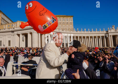 Vatikan-Stadt. 18. Februar 2015. Franziskus, Genral Publikum 18. Februar 2015 in dem Petersplatz, Vatikan-Stadt am Aschermittwoch. Bildnachweis: Wirklich einfach Star/Alamy Live-Nachrichten Stockfoto