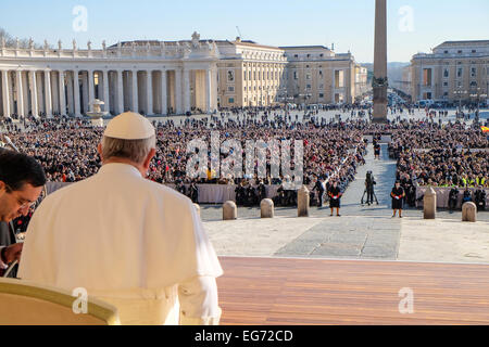 Vatikan-Stadt. 18. Februar 2015. Franziskus, Genral Publikum 18. Februar 2015 in dem Petersplatz, Vatikan-Stadt am Aschermittwoch. Bildnachweis: Wirklich einfach Star/Alamy Live-Nachrichten Stockfoto