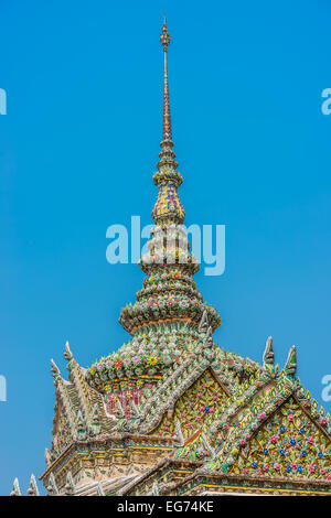 Chedi auf dem Dach Detail grand Palace Bangkok Thailand Stockfoto