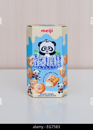 Ein Paket von Hello Panda Kekse.  Hallo ist Panda eine Marke des japanischen Keks, hergestellt von Meiji Seika. Stockfoto