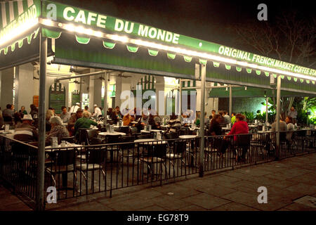 Exterieur des Cafe Du Monde im French Quarter, New Orleans, Louisiana, USA. Stockfoto