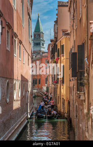 Venedig, Italien - Juni, 09: Gondeln auf dem Canal Grande in Venedig, Italien am 9. Juni 2011 Stockfoto