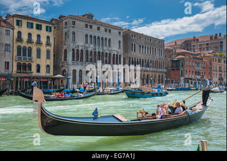 Venedig, Italien - Juni, 09: Gondeln auf dem Canal Grande in Venedig, Italien am 9. Juni 2011 Stockfoto