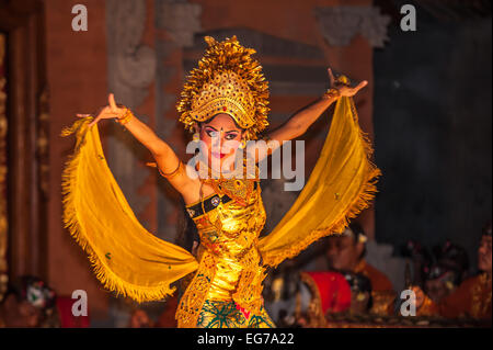 UBUD, BALI, Indonesien - August, 07: Legong traditioneller balinesischer Tanz in Ubud, Bali, Indonesien am 7. August 2010 Stockfoto