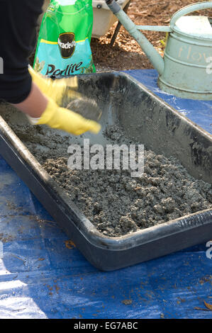 Hypertufa, Schritt für Schritt, How to Anleitung Stockfoto