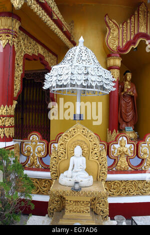 Bangladesch 6 März 2010. Goldene Tempel, einem berühmten buddhistischen Kloster in der Nähe von Banderban in den Chittagong Hill Tracts von Banglade Stockfoto