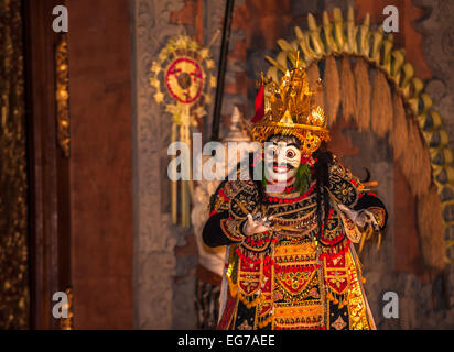 UBUD, BALI, Indonesien - August, 07: Legong traditioneller balinesischer Tanz in Ubud, Bali, Indonesien am 7. August 2010 Stockfoto