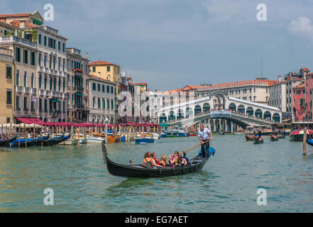 Venedig, Italien - Juni, 09: Gondeln auf dem Canal Grande in Venedig, Italien am 9. Juni 2011 Stockfoto