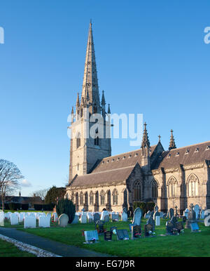 Die schöne Marmor Kirche am Bodelwyddan in der Nähe von Rhyl zieht Besucher aus weit und breit der Kirchhof hat 86 kanadischen Kriegsgräber. Stockfoto