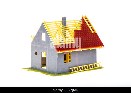 Symbolisches Bild, Haus im Bau, neue, einzelne Familie zu Hause, Stockfoto