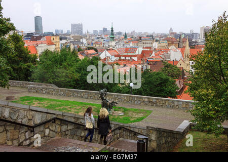 Alt- und Neustadt Übersicht von Castle Hill, Bratislava, Slowakei Stockfoto