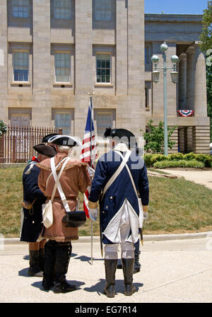 Unabhängigkeitskrieg Reenactors vor das State Capitol in Raleigh, North Carolina, während 4. Juli Feier. Stockfoto