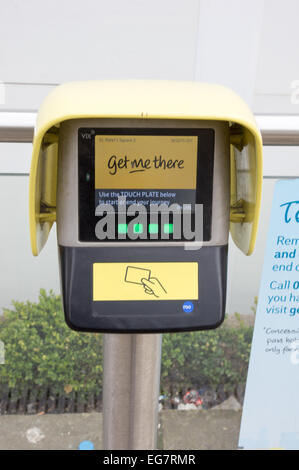 Neues Getmethere-Modul für Touch-Zugang zu Metrolink Straßenbahnen in manchester Stockfoto