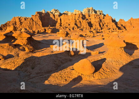 Sonnenuntergang über den Goblin Valley State Park in Utah. fallen. Stockfoto