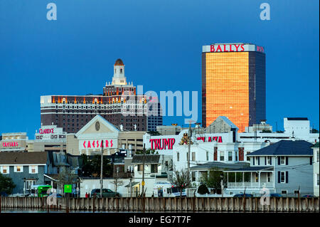 Atlantic City Skyline bei Nacht, New Jersey, USA Stockfoto
